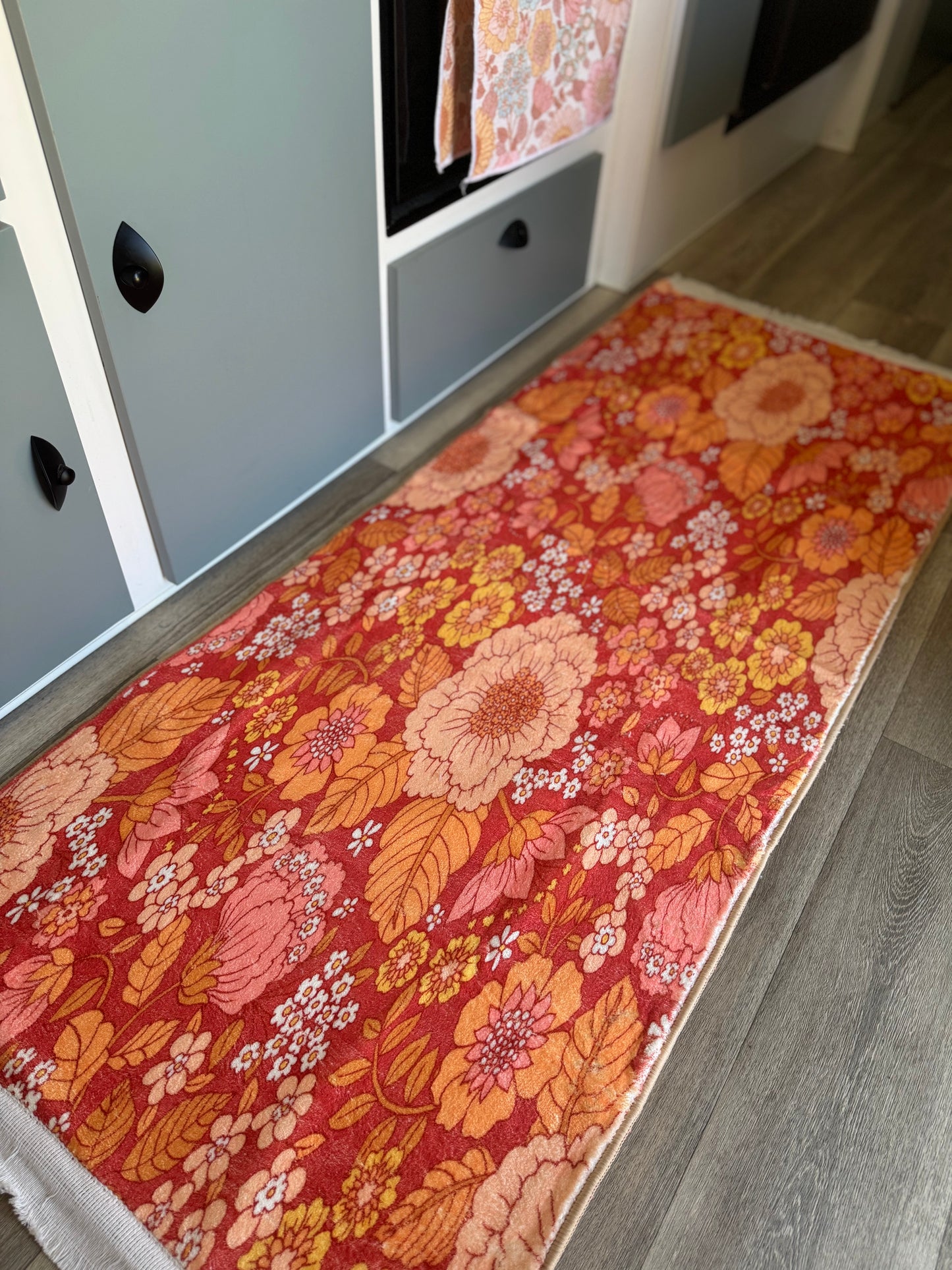 Kaia floor rug