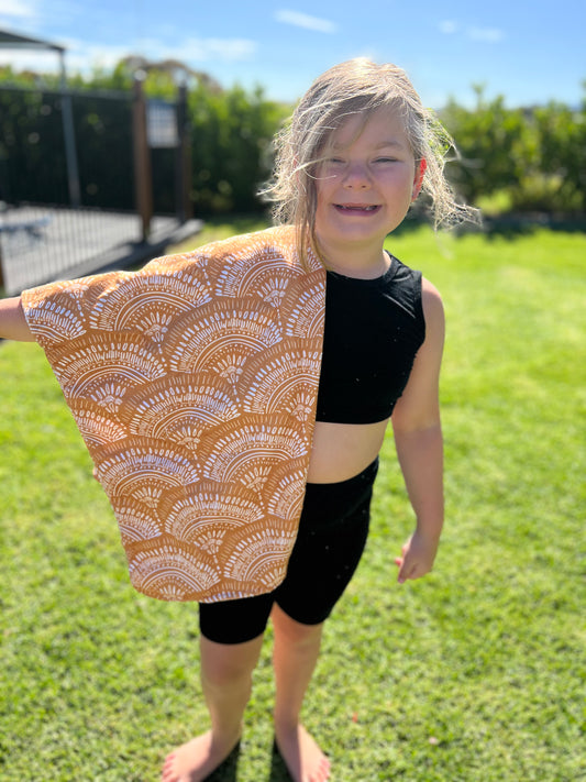 Kids “Into the sun” poncho towel